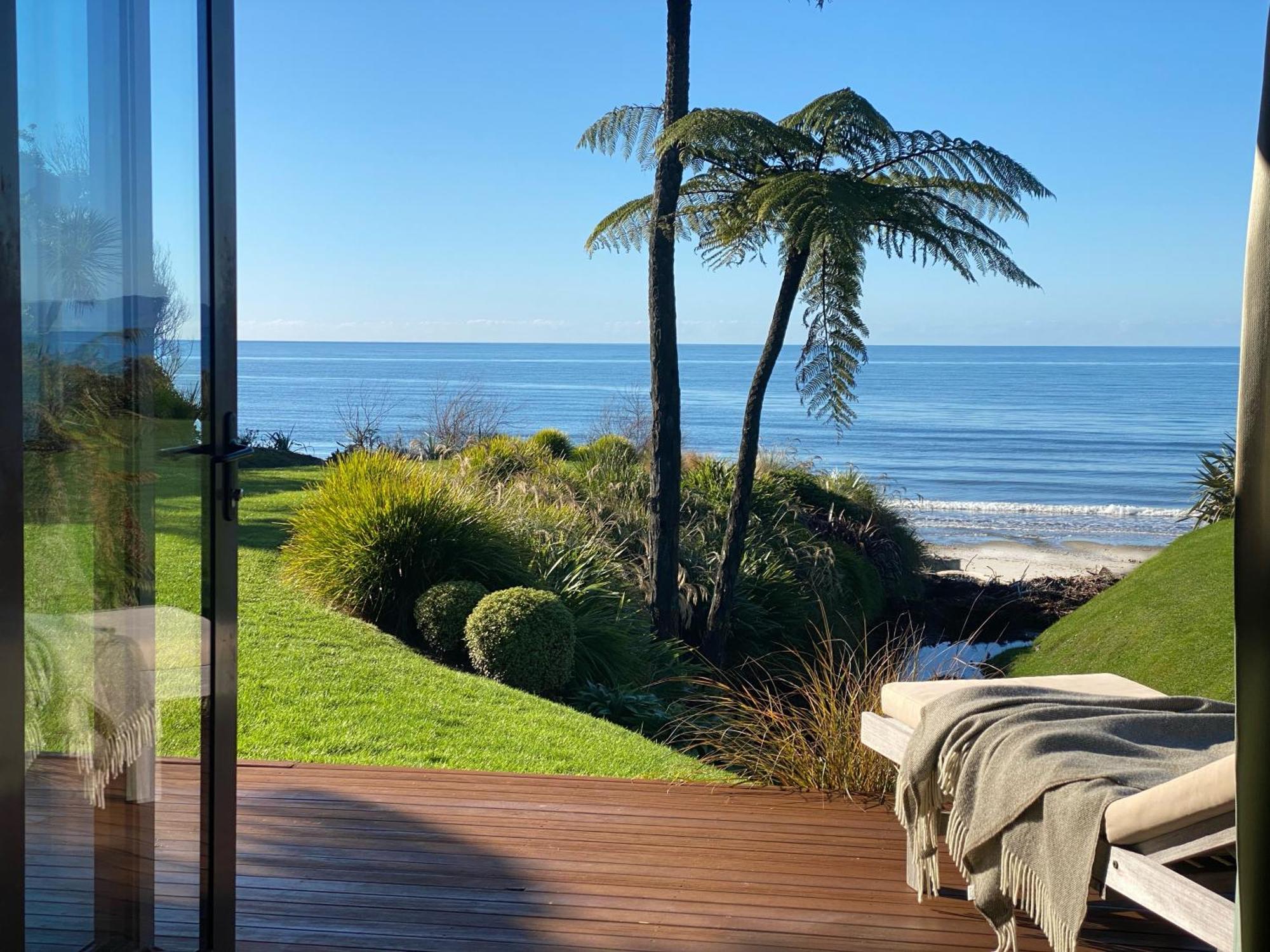Adrift In Golden Bay- Absolute Beachfront Villas (Adults Only) كولينغوود المظهر الخارجي الصورة